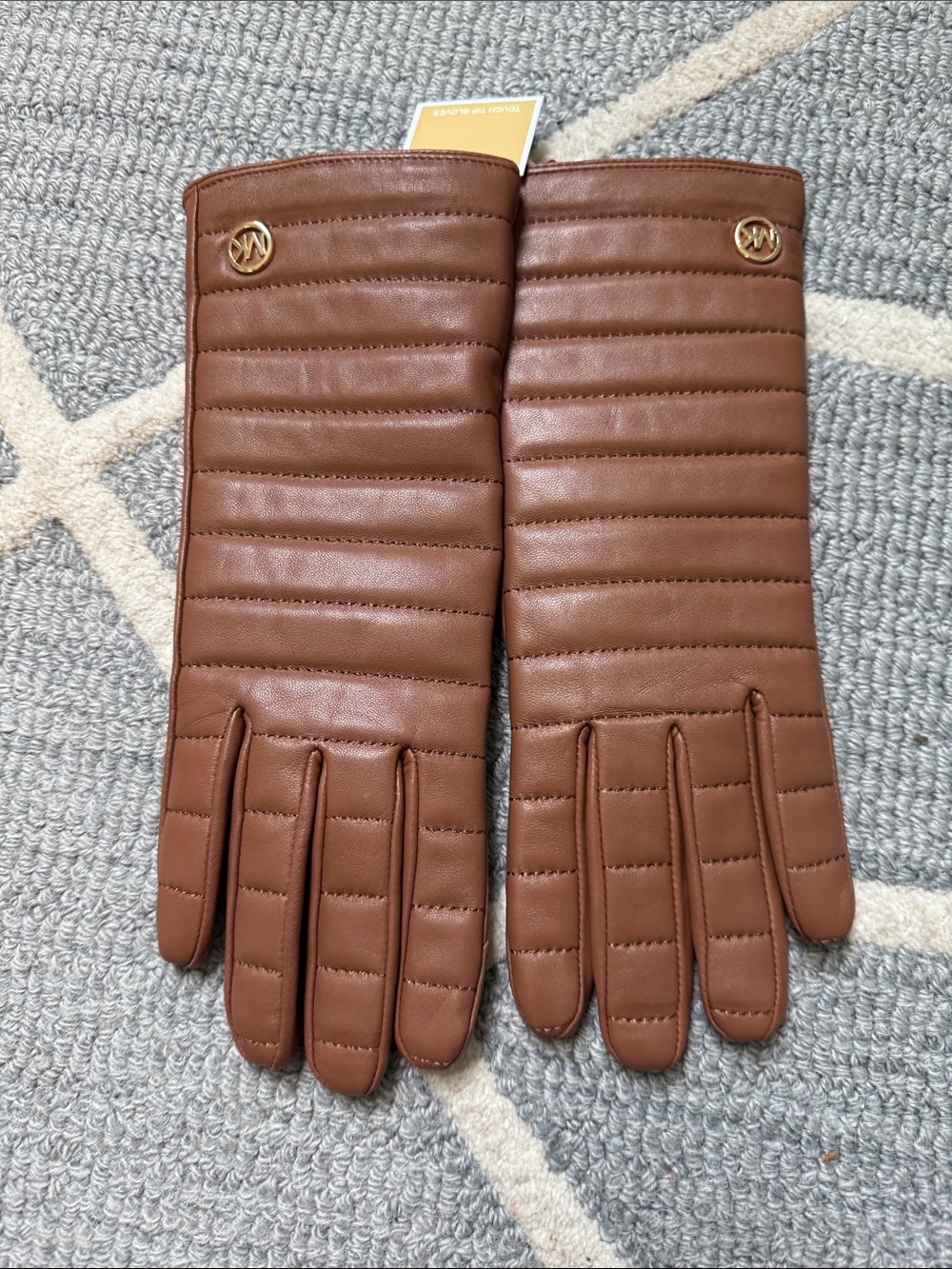 Michael Kors Quilted Leather Tech Gloves Chocolate Brown Size S NWT